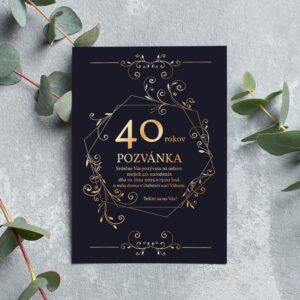Pozvanka na oslavu so zlatym pismom na tmavom pozadi 40